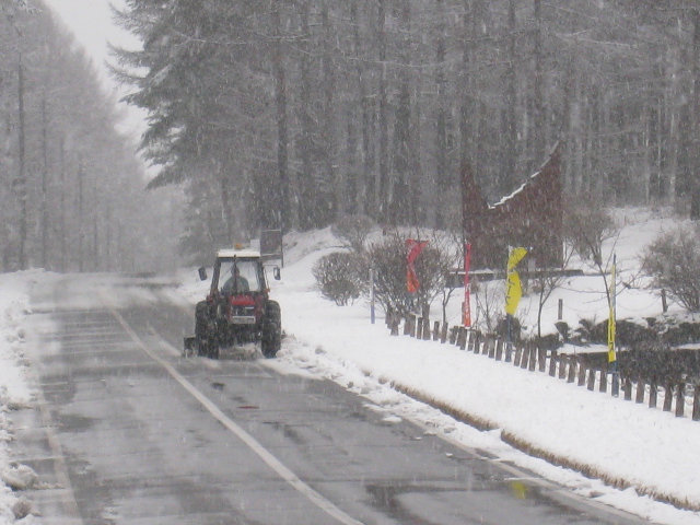 除雪作業中に